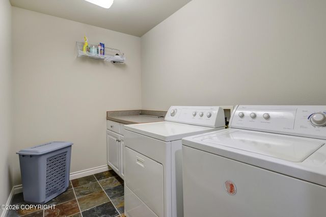 6236 Prominence Pointe Drive, Anchorage, AK 99516