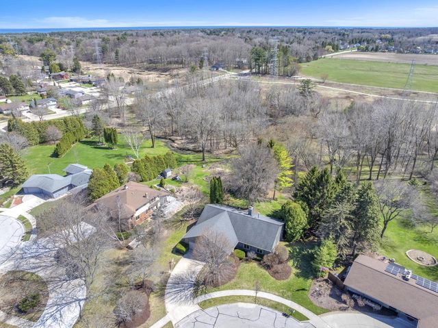 4021 Greenwood COURT, Sheboygan, WI 53081