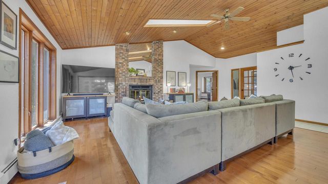 4021 Greenwood COURT, Sheboygan, WI 53081