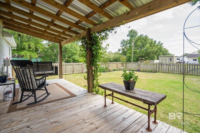 207 W Jefferson Avenue, Summerdale, AL 36580