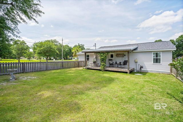 207 W Jefferson Avenue, Summerdale, AL 36580