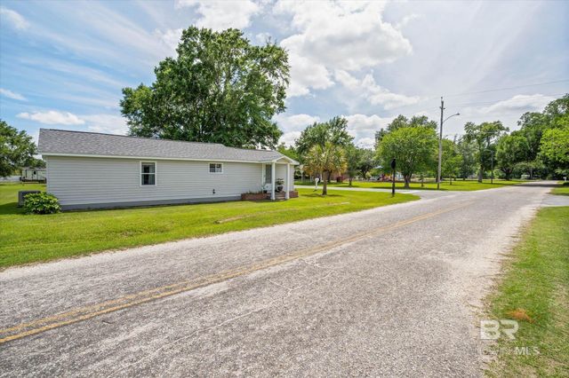 207 W Jefferson Avenue, Summerdale, AL 36580