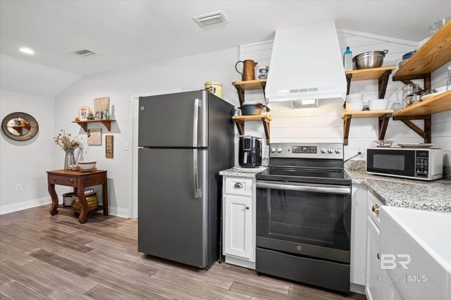 207 W Jefferson Avenue, Summerdale, AL 36580