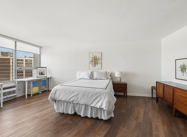 940 W Glenlake Avenue 27A, Chicago, IL 60660