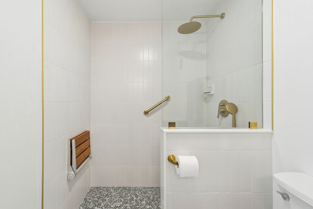 940 W Glenlake Avenue 27A, Chicago, IL 60660