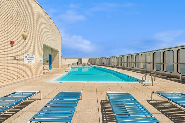940 W Glenlake Avenue 27A, Chicago, IL 60660