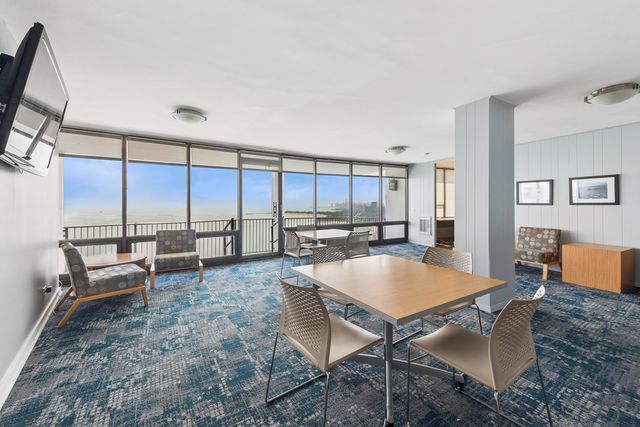 940 W Glenlake Avenue 27A, Chicago, IL 60660