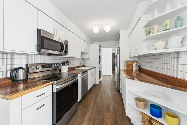 940 W Glenlake Avenue 27A, Chicago, IL 60660