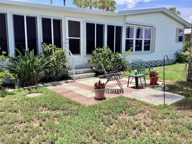 8451 IMPERIAL CIRCLE, Palmetto, FL 34221