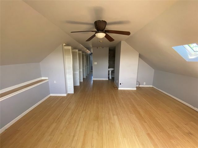 1074 27th Street NE, Cedar Rapids, IA 52402