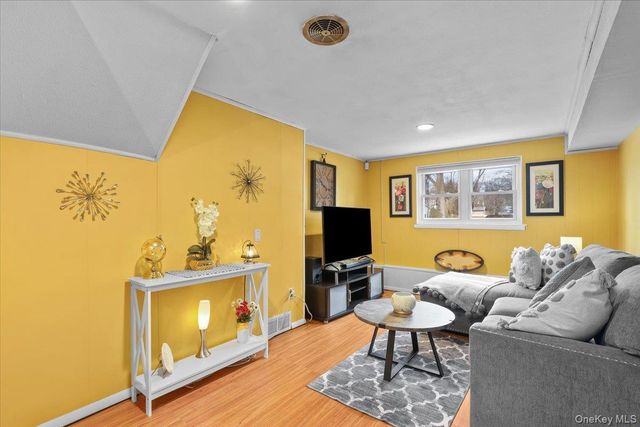 4 Ridgewood Terrace, Poughkeepsie, NY 12603