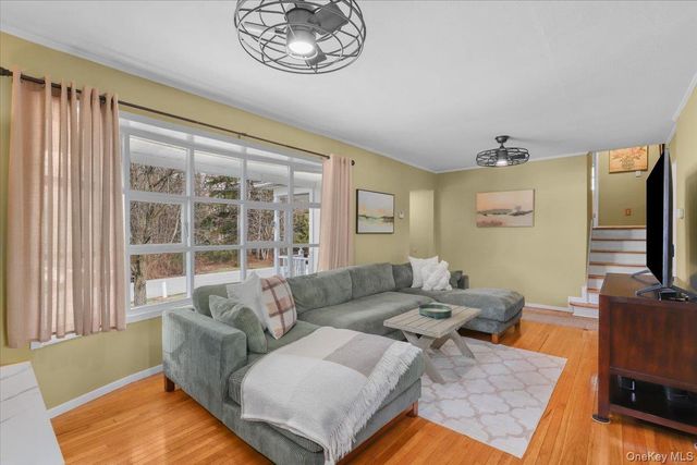 4 Ridgewood Terrace, Poughkeepsie, NY 12603