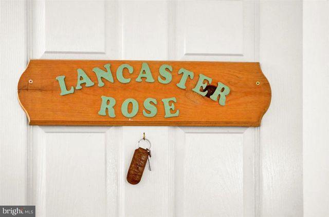3705 E NEWPORT RD, Intercourse, PA 17534