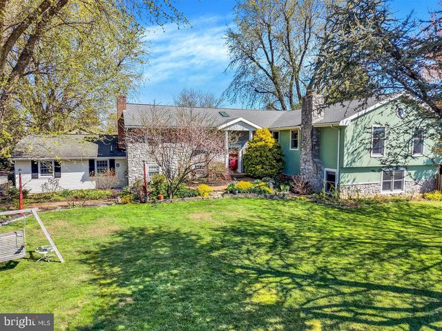 3705 E NEWPORT RD, Intercourse, PA 17534