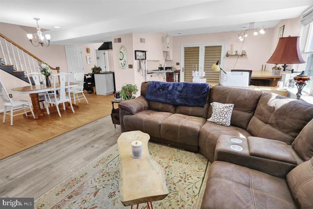3705 E NEWPORT RD, Intercourse, PA 17534