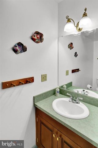 3705 E NEWPORT RD, Intercourse, PA 17534