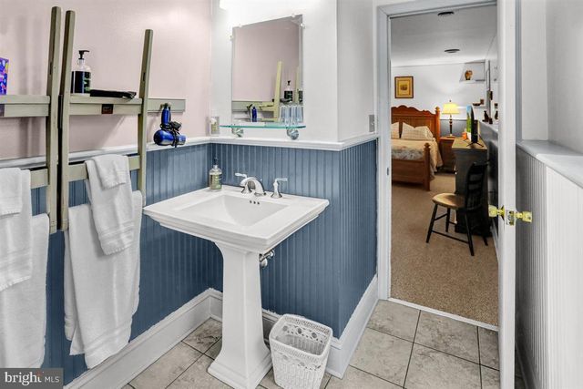 3705 E NEWPORT RD, Intercourse, PA 17534