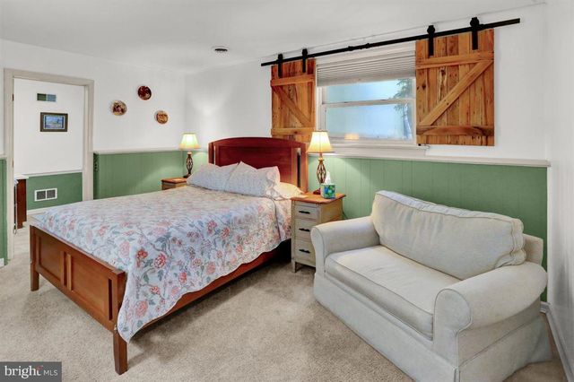 3705 E NEWPORT RD, Intercourse, PA 17534