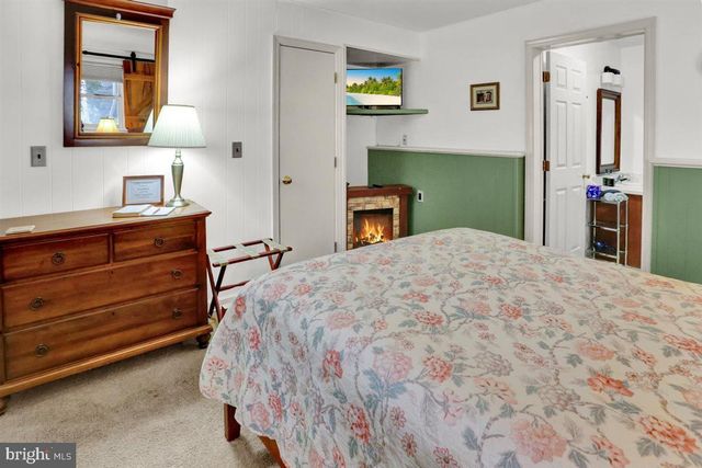 3705 E NEWPORT RD, Intercourse, PA 17534