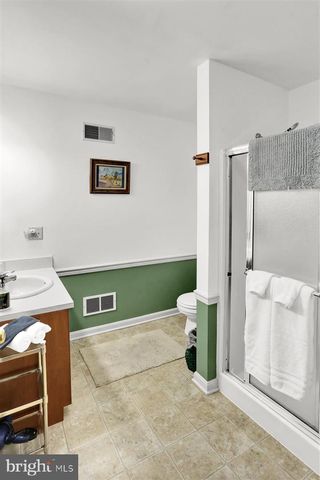 3705 E NEWPORT RD, Intercourse, PA 17534