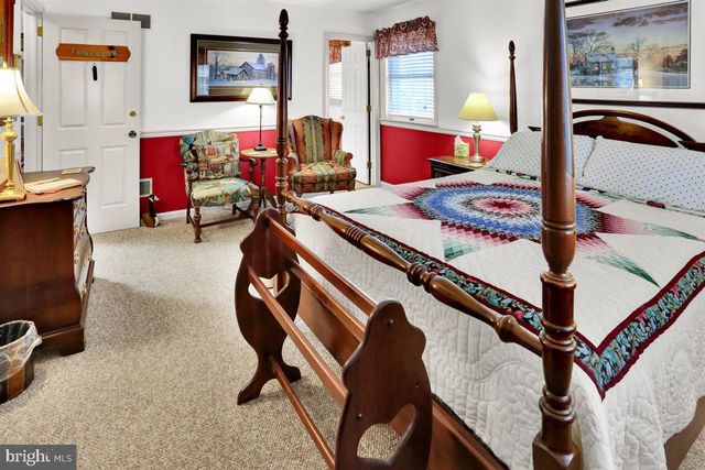 3705 E NEWPORT RD, Intercourse, PA 17534