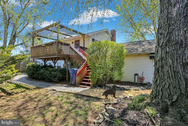 3705 E NEWPORT RD, Intercourse, PA 17534