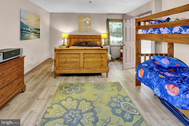 3705 E NEWPORT RD, Intercourse, PA 17534