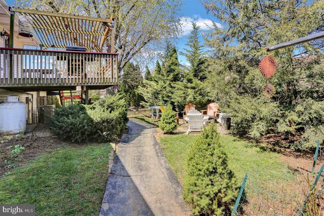 3705 E NEWPORT RD, Intercourse, PA 17534