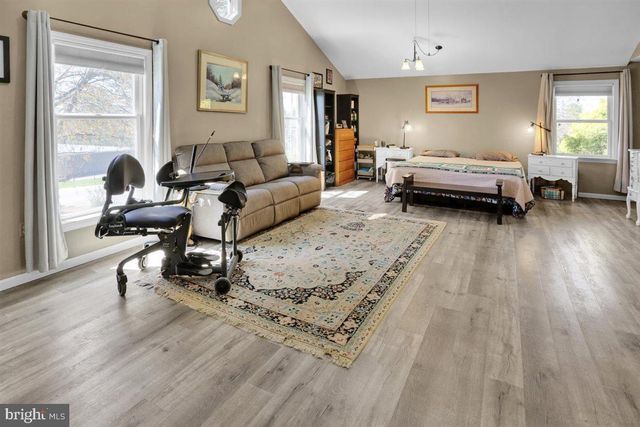 3705 E NEWPORT RD, Intercourse, PA 17534