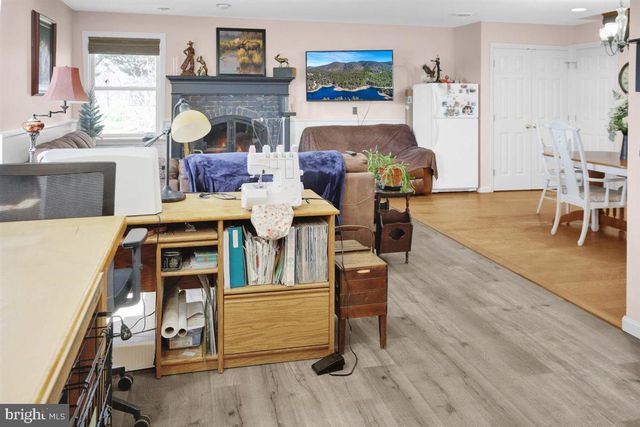 3705 E NEWPORT RD, Intercourse, PA 17534