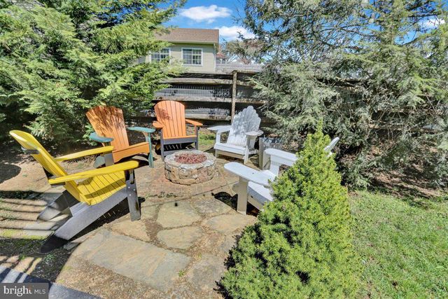 3705 E NEWPORT RD, Intercourse, PA 17534