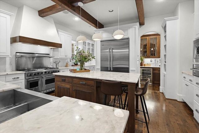 4005 Chatham Lane, Houston, TX 77027