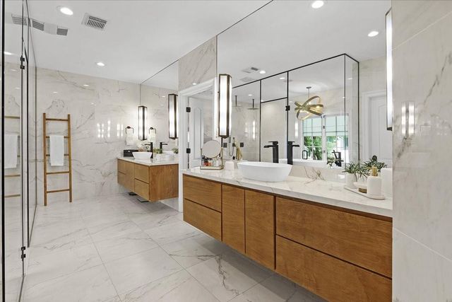 4005 Chatham Lane, Houston, TX 77027