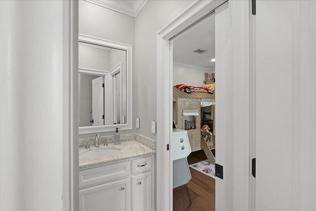 4005 Chatham Lane, Houston, TX 77027