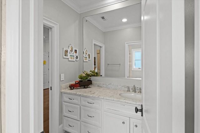 4005 Chatham Lane, Houston, TX 77027