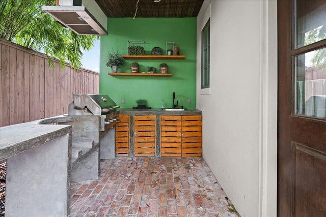 4005 Chatham Lane, Houston, TX 77027