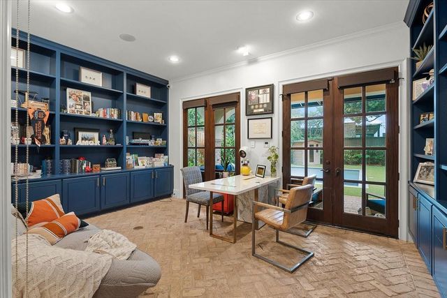 4005 Chatham Lane, Houston, TX 77027