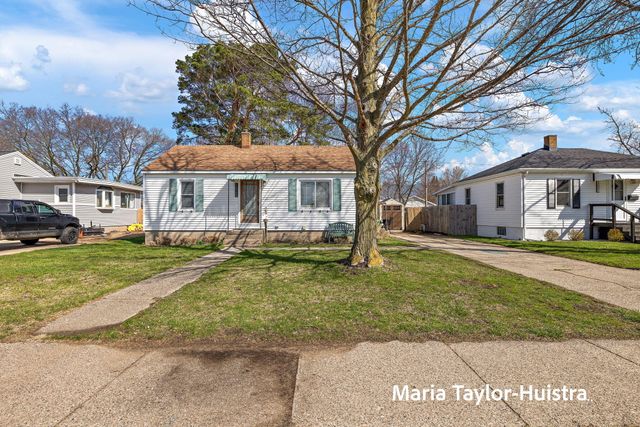 1525 Grant Avenue, Grand Haven City, MI 49417