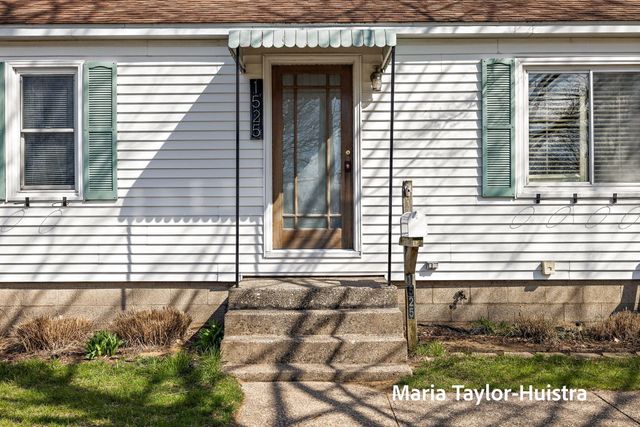1525 Grant Avenue, Grand Haven City, MI 49417