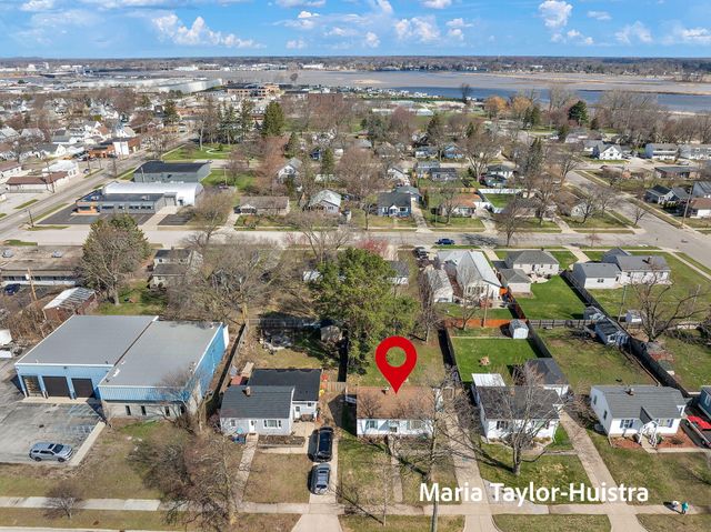 1525 Grant Avenue, Grand Haven City, MI 49417