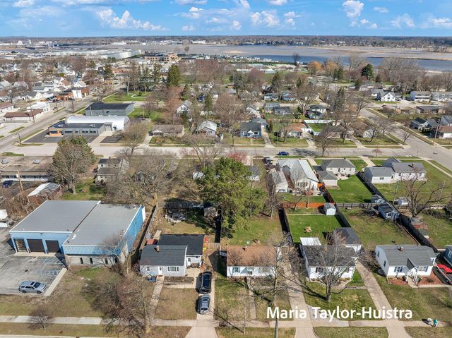 1525 Grant Avenue, Grand Haven City, MI 49417