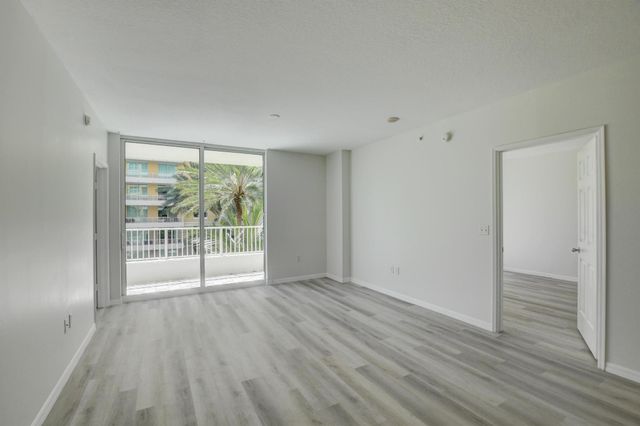 700 E Boynton Beach Boulevard 403, Boynton Beach, FL 33435