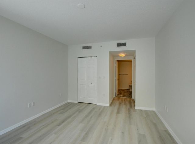 700 E Boynton Beach Boulevard 403, Boynton Beach, FL 33435