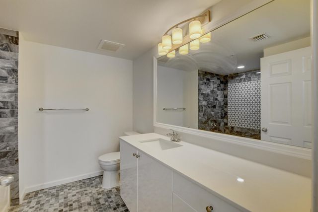 700 E Boynton Beach Boulevard 403, Boynton Beach, FL 33435