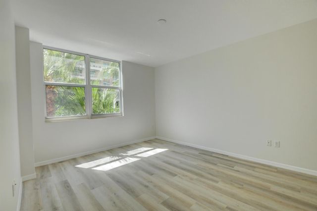 700 E Boynton Beach Boulevard 403, Boynton Beach, FL 33435