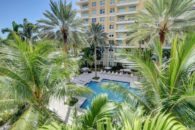 700 E Boynton Beach Boulevard 403, Boynton Beach, FL 33435