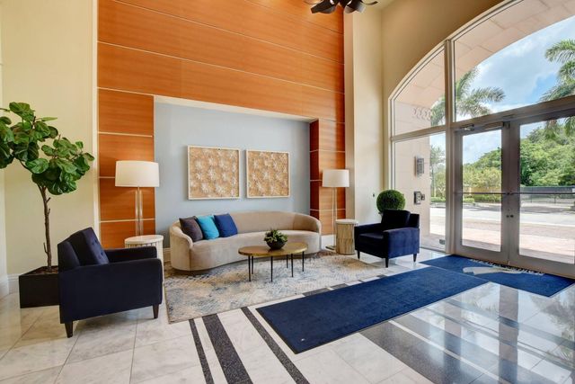 700 E Boynton Beach Boulevard 403, Boynton Beach, FL 33435