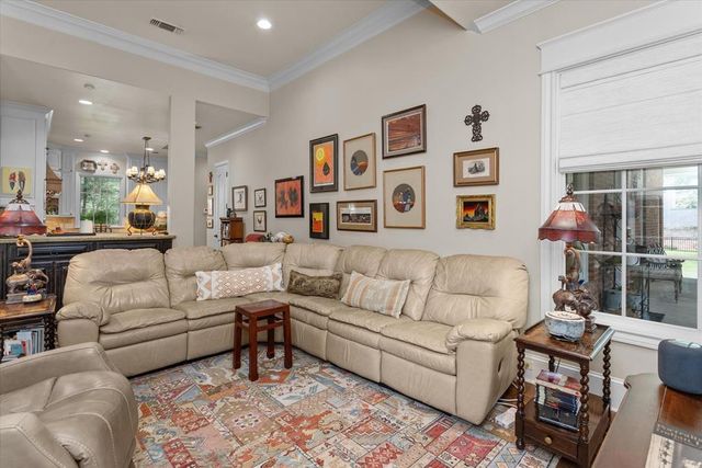 102 Harmony Hill Court, Lufkin, TX 75901