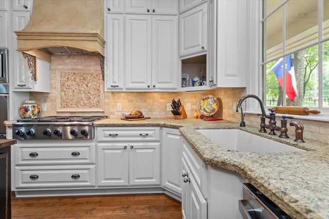 102 Harmony Hill Court, Lufkin, TX 75901