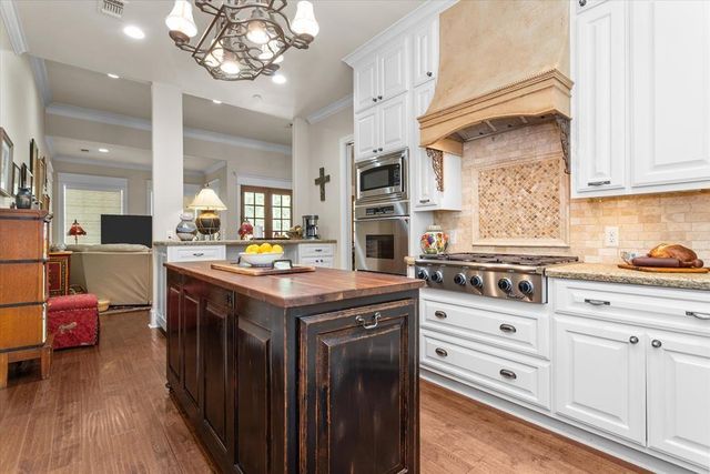 102 Harmony Hill Court, Lufkin, TX 75901